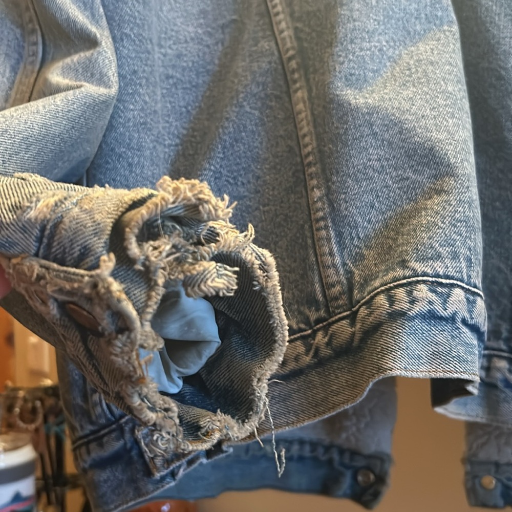Authentic 80's Levis sherpa Trucker jean jacket - Picture 15 of 16